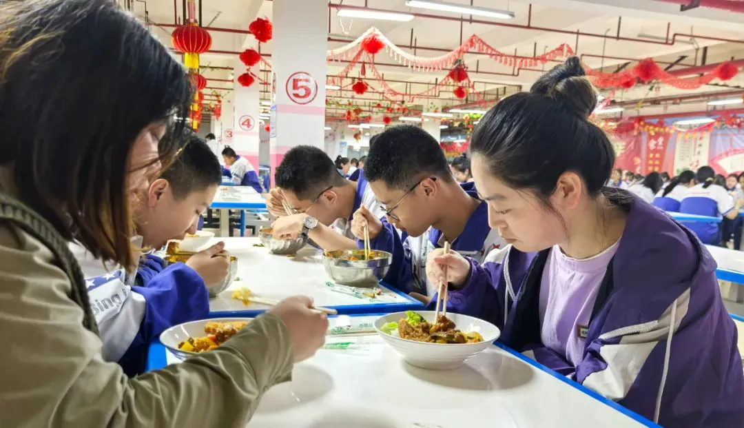 如何通过传球训练增强团队默契?_0